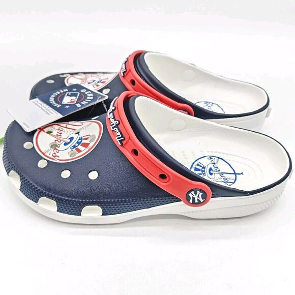 Crocs Classic (Womens 9 Mens 7) New York Yankees MLB Clogs Sandals Slip On Shoes - Picture 2 of 8